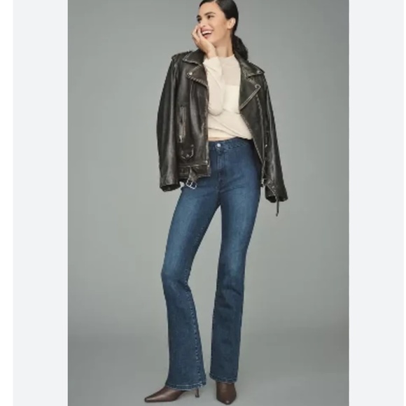 Brand New PILCRO CLEAN HIGH-RISE FLARE JEANS - Picture 3 of 11